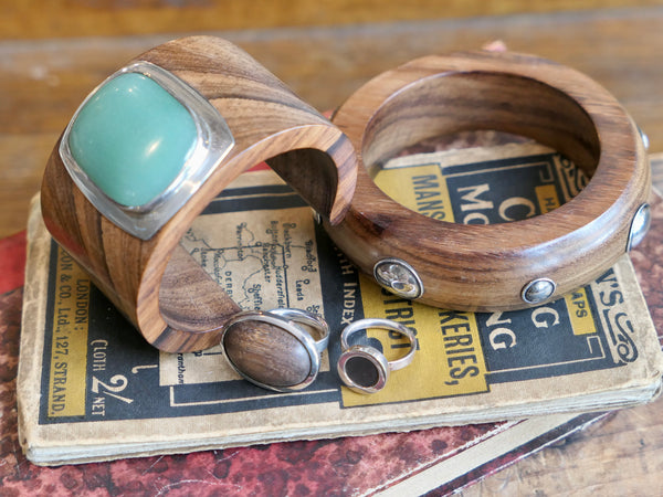 New Old Stock Oval Silver Plated Ring with Rosewood